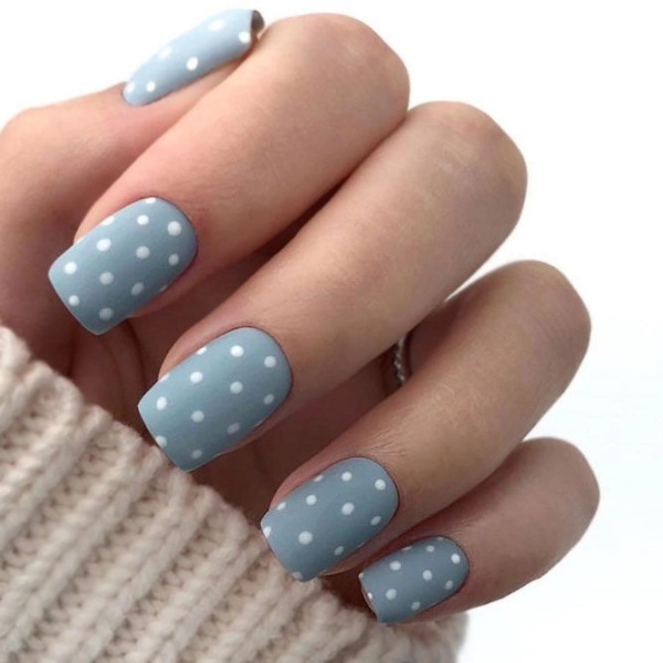 Short-Gel-Summer-Nails-Polka-Dots