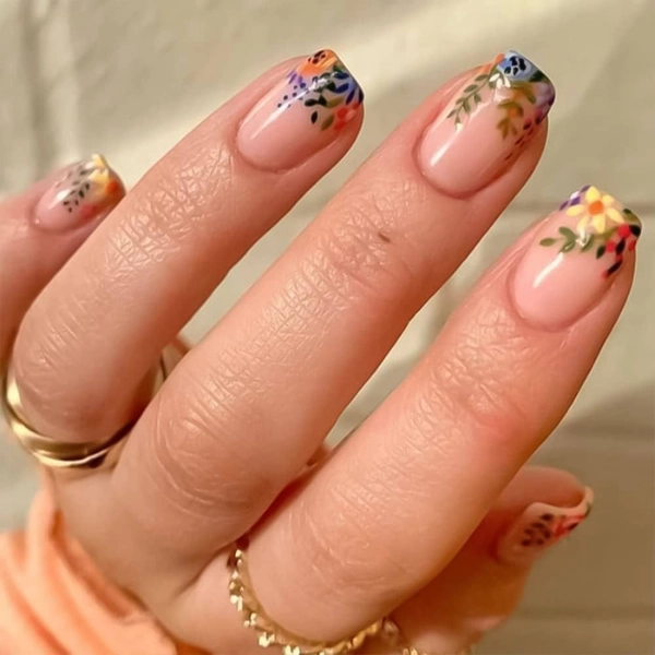 Short-Square-Summer-Nails-Floral