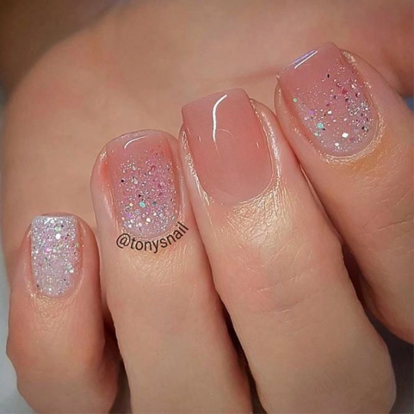 Short-Square-Summer-Nails-Glitter-Ombre