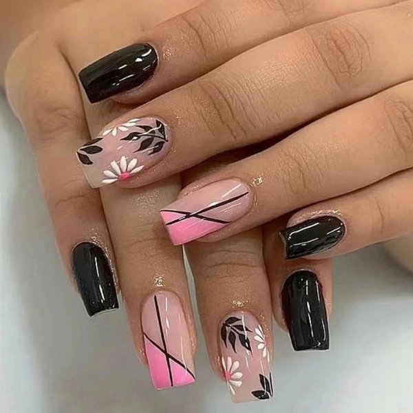 Short-pink-acrylic-nails-Geometric