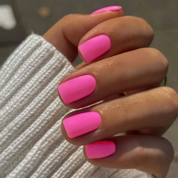 Short-pink-acrylic-nails-Neon