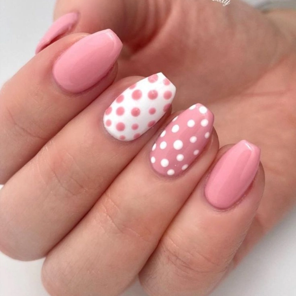 Short-pink-acrylic-nails-Polka-Dots