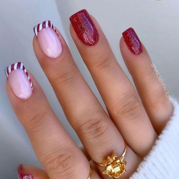 Simple-short-Christmas-nails-Candy-Cane-Tips