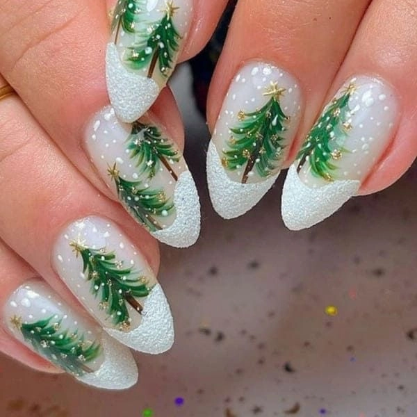 Simple-short-Christmas-nails-Christmas-Trees