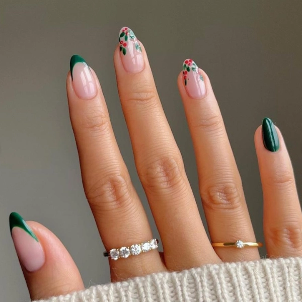 Simple-short-Christmas-nails-Holiday-Cheer