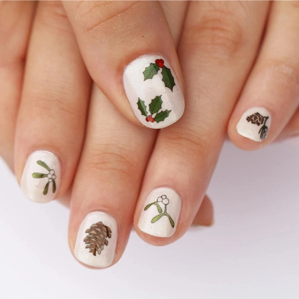 Simple-short-Christmas-nails-Pinecone-Patterns