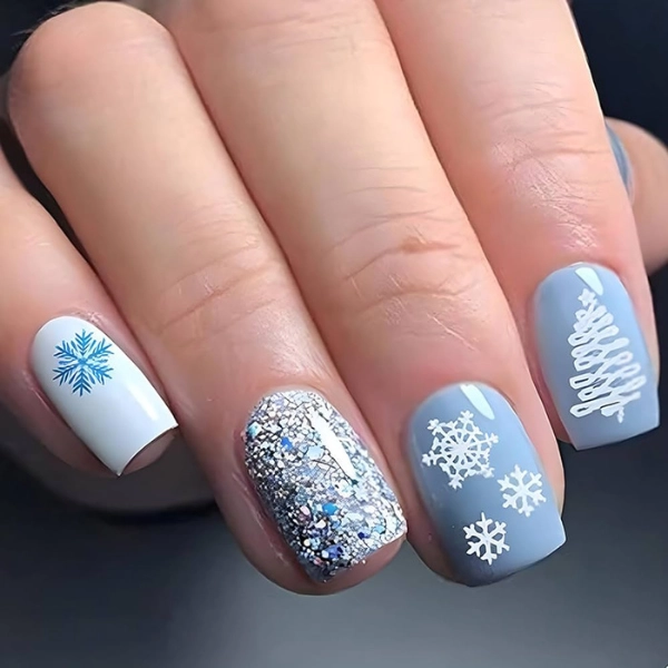 Simple-short-Christmas-nails-Snowy-White