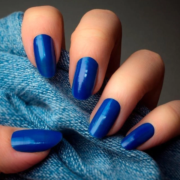 Summer-Nail-Color-Trends-Blue