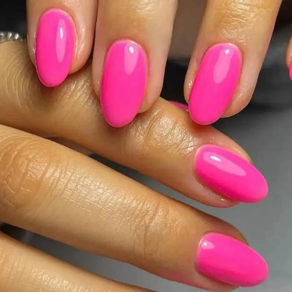 Summer-Nail-Color-Trends-Bright-Pink