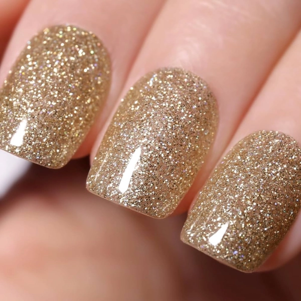 Summer-Nail-Color-Trends-Glitter-Gold