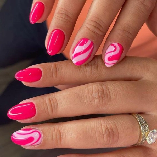 Summer-Nail-Color-Trends-Hot-Pink