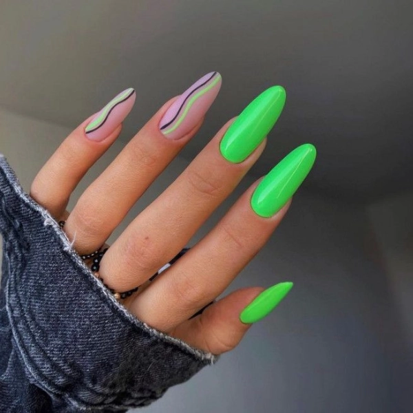 Summer-Nail-Color-Trends-Neon-Green