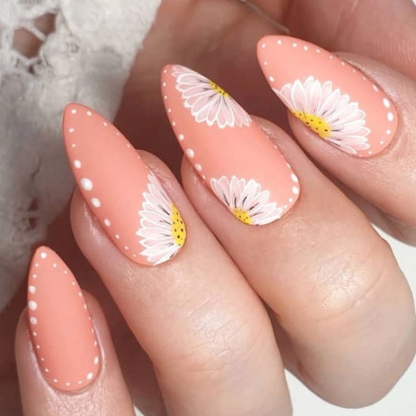 Summer-Nail-Color-Trends-Peach-Blossom