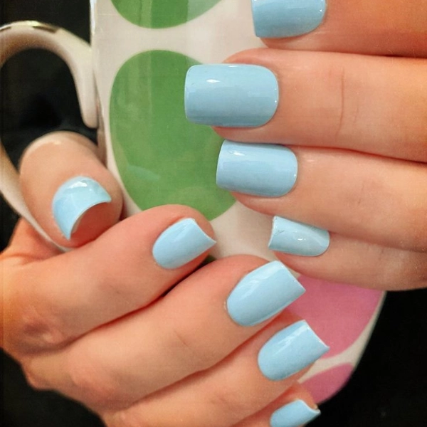 Summer-Nail-Color-Trends-Sky-Blue