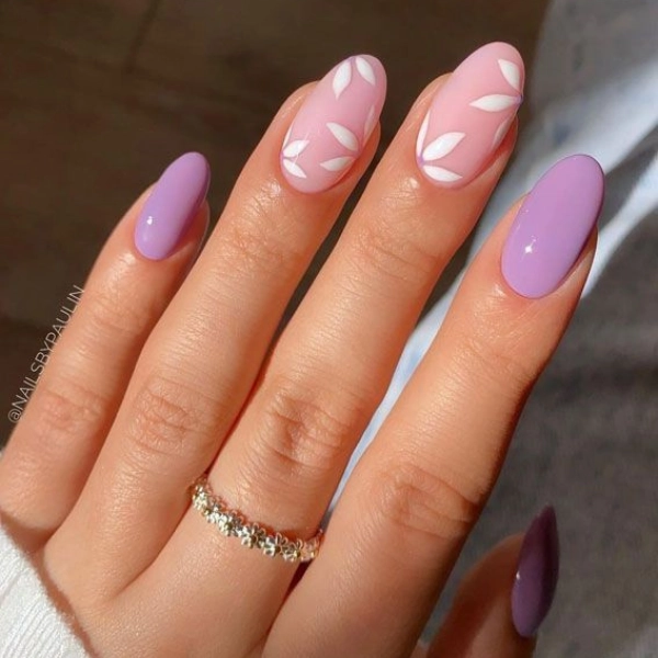 Summer-Nail-Color-Trends-Soft-Lilac