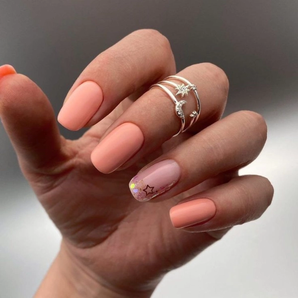 Summer-Nail-Color-Trends-Soft-Peach