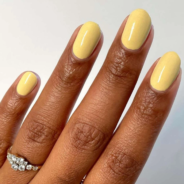 Summer-Nail-Color-Trends-Soft-Yellow