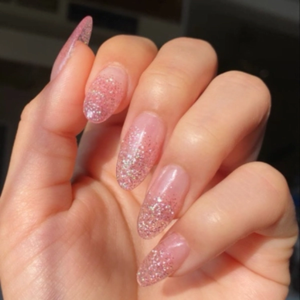 Summer-almond-nails-Glitter-Gradient