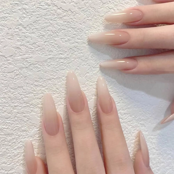 Summer-nude-almond-nails