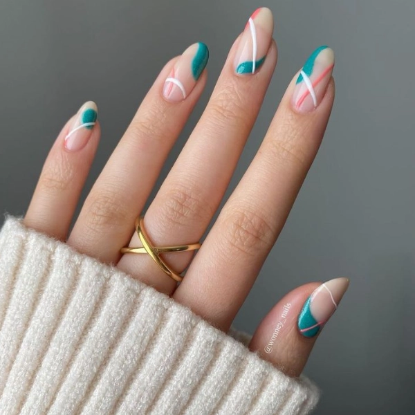 Trendy-Summer-Nail-Geometric