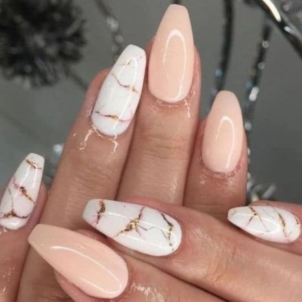 Trendy-Summer-Nail-Marble