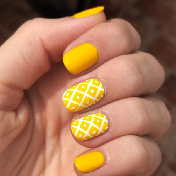 Trendy-Summer-Nail-Pineapple