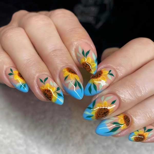 Trendy-Summer-Nail-Sunflowers