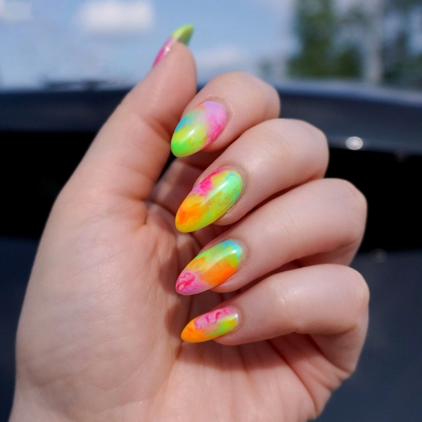 Trendy-Summer-Nail-Tie-Dye