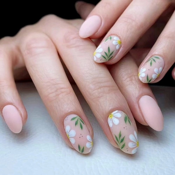 almond-short-summer-nails-Floral-Patterns