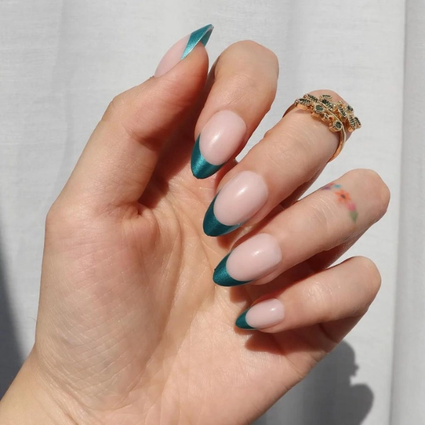 almond-short-summer-nails-Teal-Temptation