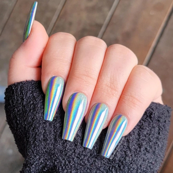 coffin-shape-summer-nails-Holographic