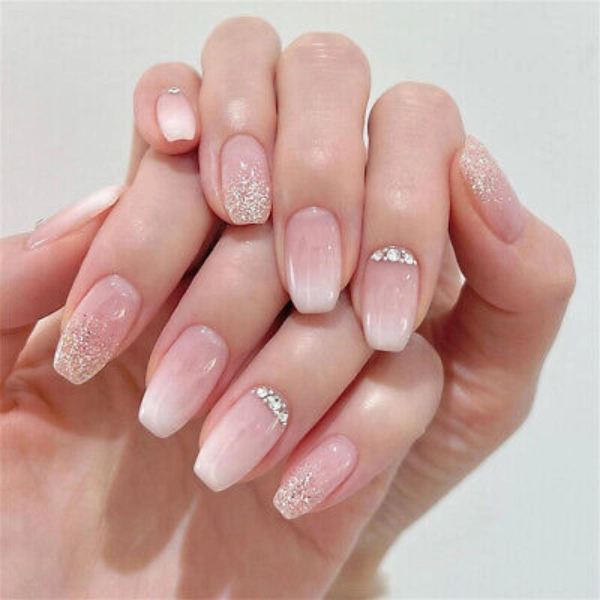 pink-simple-summer-nails-Gradient-Glitter