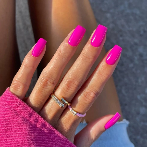 pink-simple-summer-nails-Hot