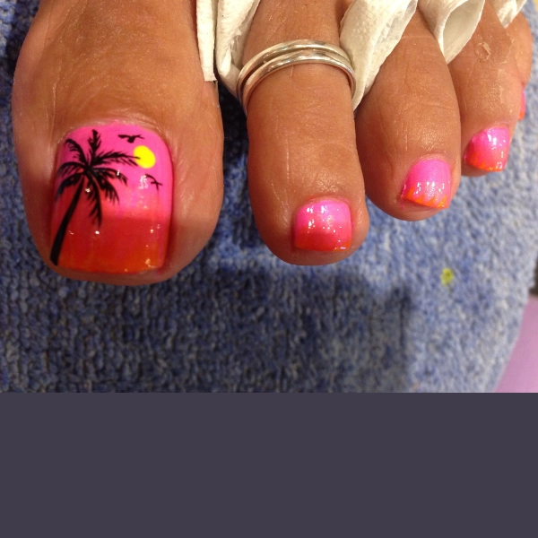 pink-summer-toe-nails-Palm-Tree