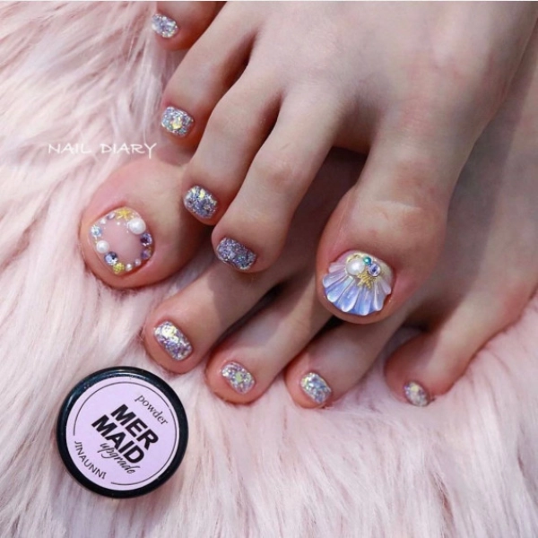 pink-summer-toe-nails-Seashells