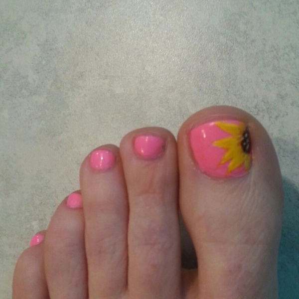 pink-summer-toe-nails-Sunflowers