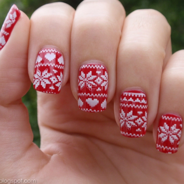 red-christmas-nails-Christmas-Sweater-Pattern