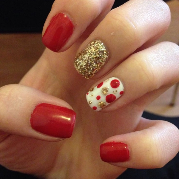 red-christmas-nails-Gold-Glitter-Polka-Dots