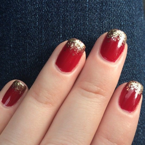 red-christmas-nails-Gold-Glitter-Tips