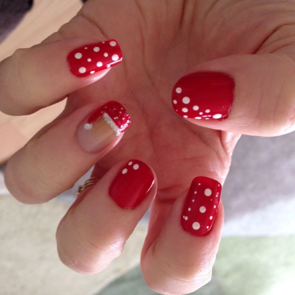 red-christmas-nails-White-Polka-Dots