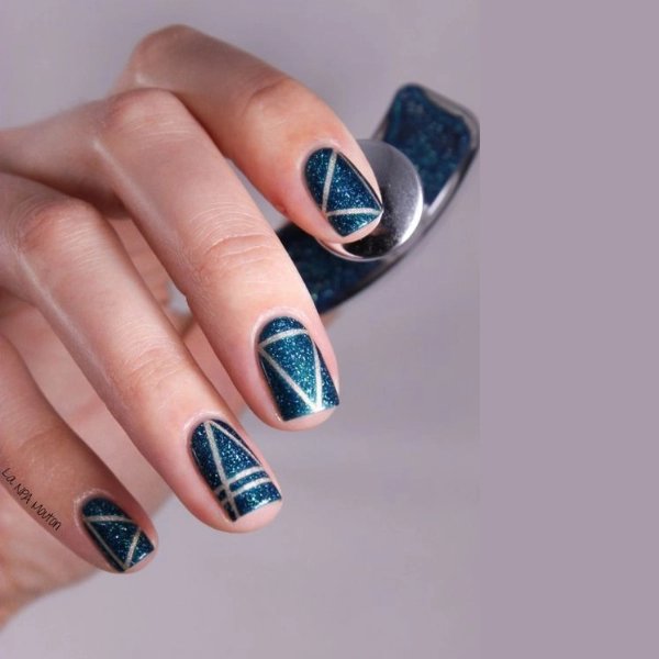 short-blue-summer-nails-Geometric