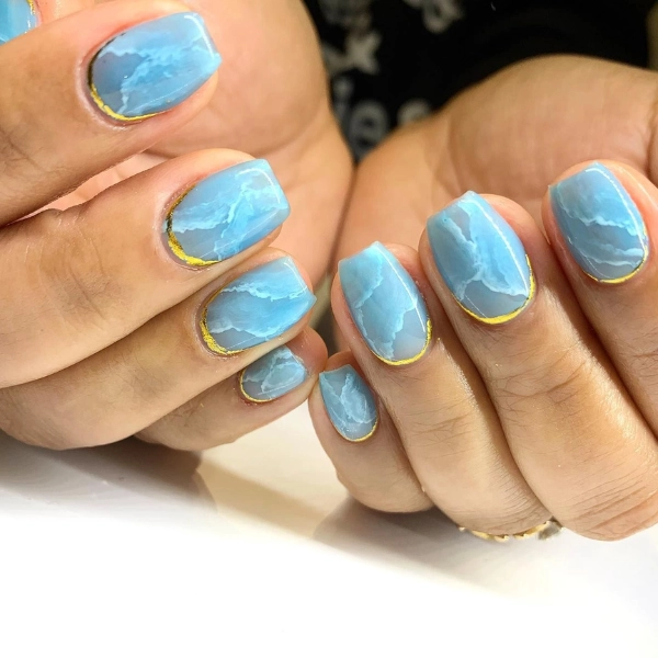 short-blue-summer-nails-Marble