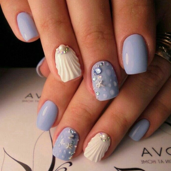 short-blue-summer-nails-Seashell