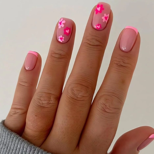 short-pink-nails-Floral