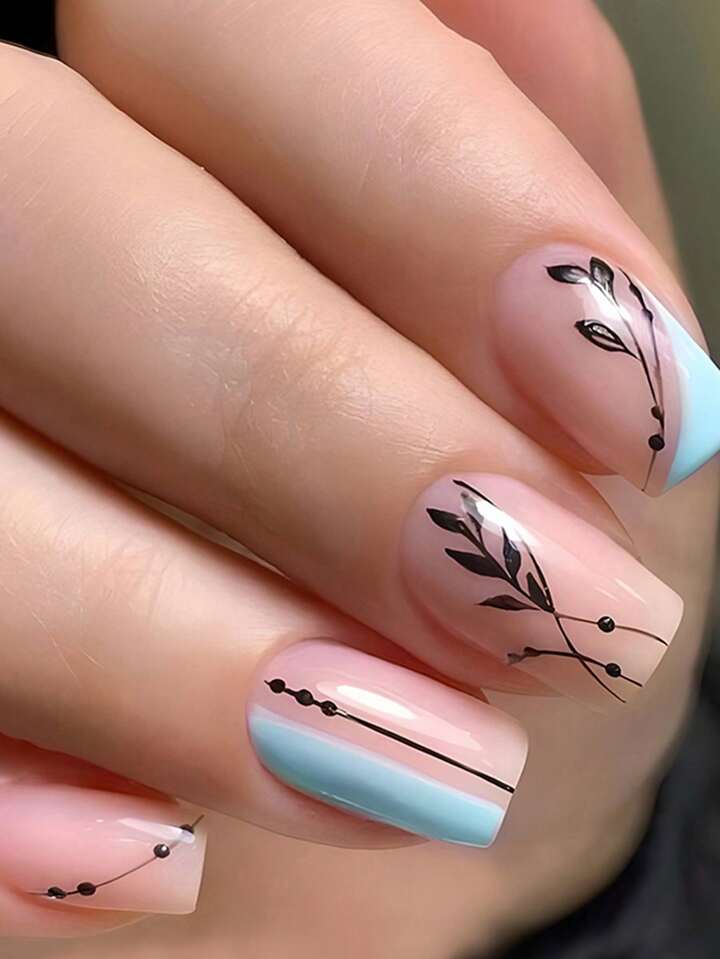 short-pink-nails-Geometric