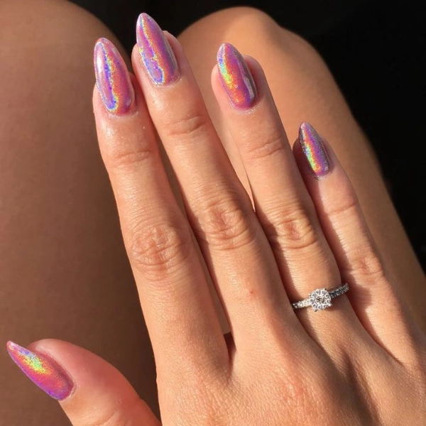 short-pink-nails-Holographic