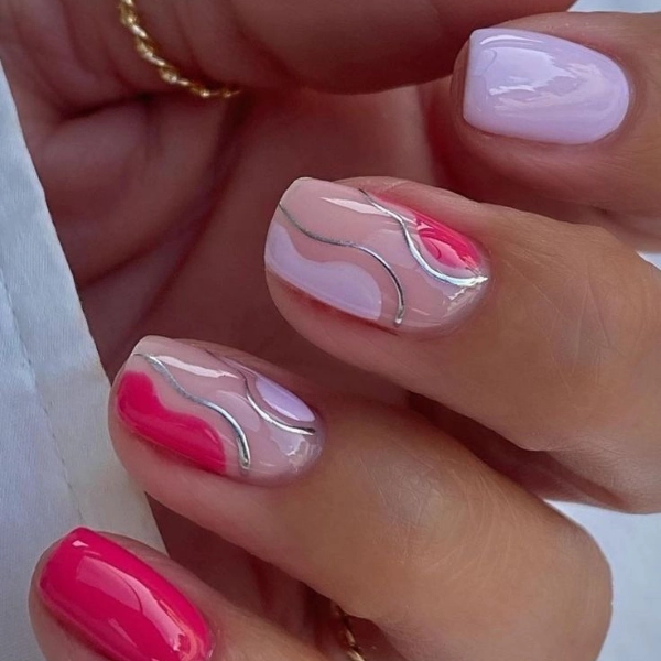 short-pink-nails-Negative-Space