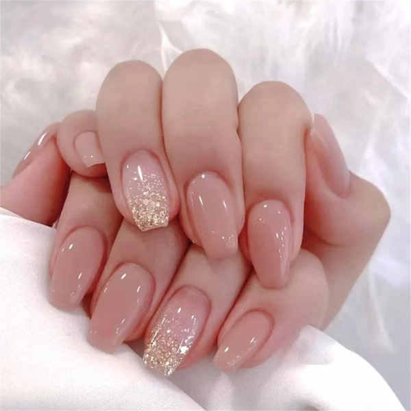 short-pink-nails-Pink-and-Gold