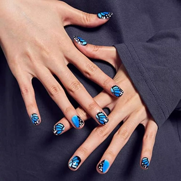 short-round-summer-nails-Butterfly