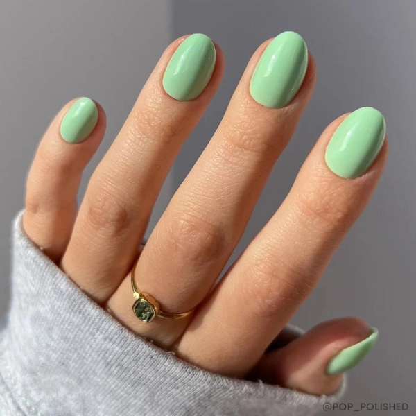 short-round-summer-nails-Mint-Green